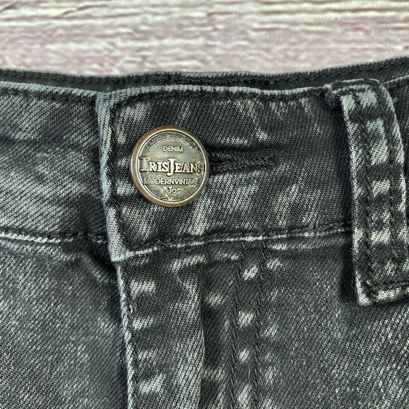 Iris Jeans Cut Off Shorts Modern Vintage Black Stone Washed Size Medium - Picture 4 of 10